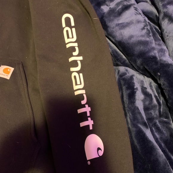 Carhartt hoodies only one with the side arm logo - Picture 4 of 5